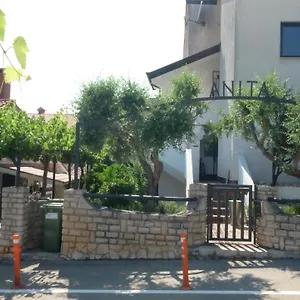  Apartment Anita