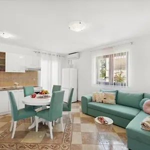  Apartment Lorena